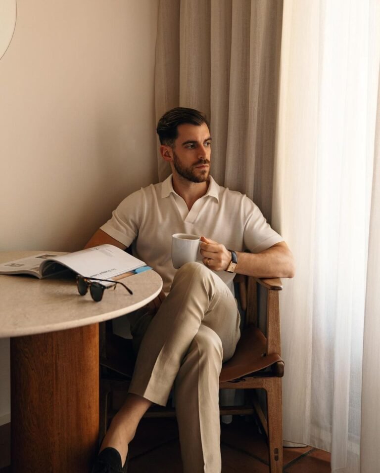 Instagram Old Money aesthetic influencer Hunter Vought in a beige summer polo outfit