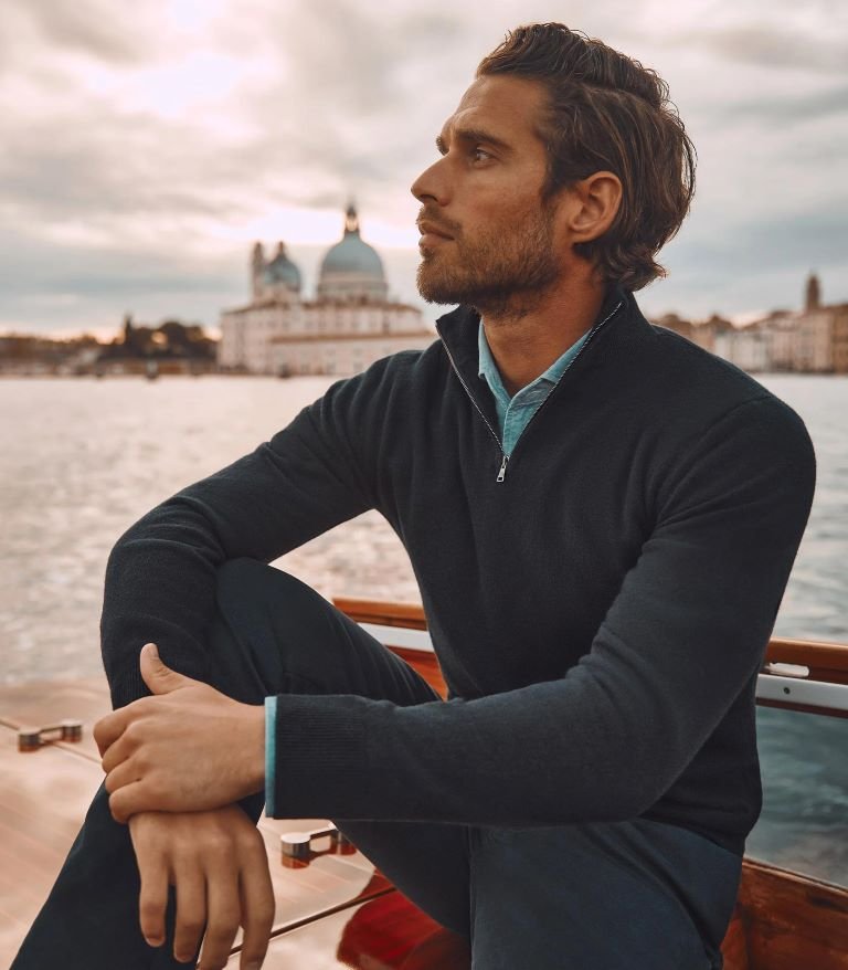 Old Money style men's half-zip sweater in navy blue from Luca Faloni