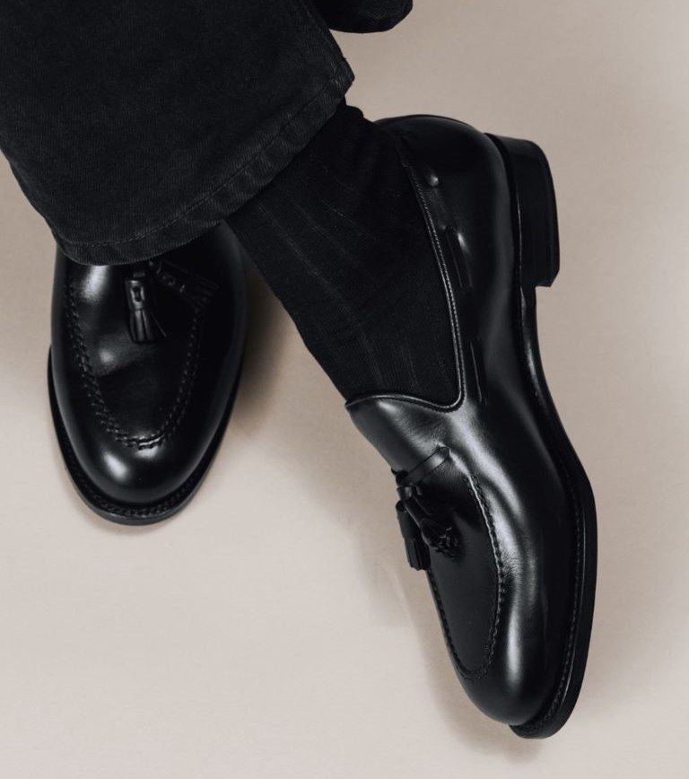 Tassel loafers in black leather from Morjas